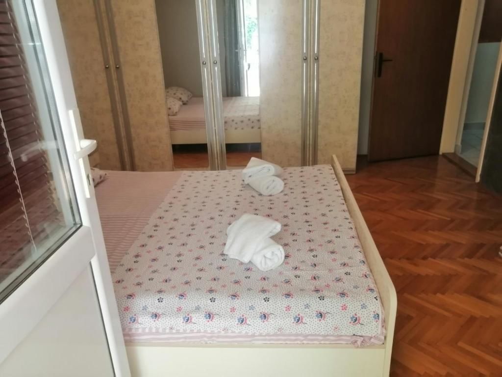 Шале Holiday Apartment Budva with garden Будва