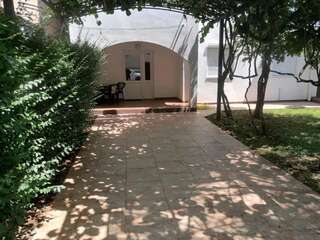 Шале Holiday Apartment Budva with garden Будва Шале с 3 спальнями-12