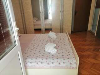Шале Holiday Apartment Budva with garden Будва Шале с 3 спальнями-22