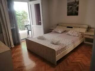 Шале Holiday Apartment Budva with garden Будва Шале с 3 спальнями-25