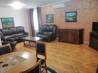 Шале Holiday Apartment Budva with garden Будва Шале с 3 спальнями-57
