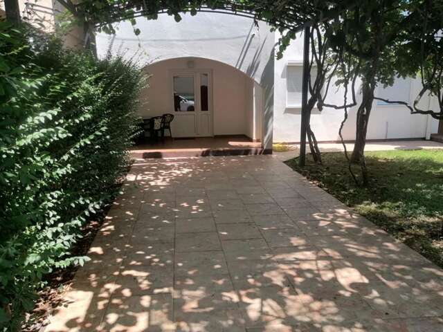 Шале Holiday Apartment Budva with garden Будва-14