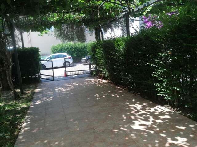 Шале Holiday Apartment Budva with garden Будва-23